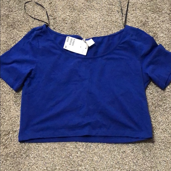 Divided Tops - H&M blue crop t shirt size medium